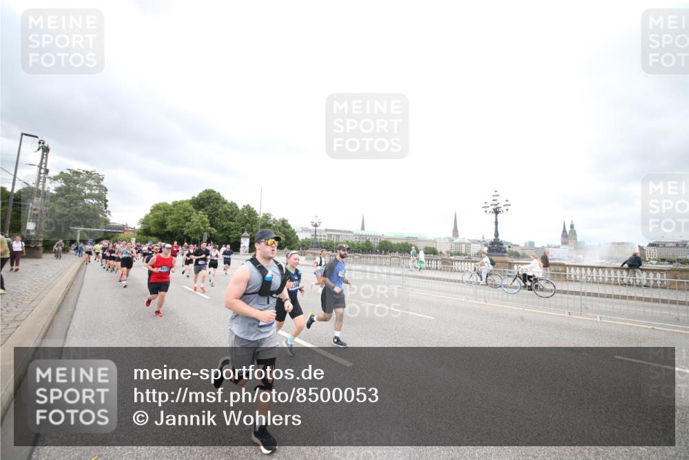 29.06.2025 - hella hamburg halbmarathon Jannik Wohlers http://msf.ph/oto/8500053 29.06.2025 10:57:07 Lombardsbrücke 1242, 1265, 1643, 2041, 3385, 3388, 3433, 3750, 3954, 4180, 4197, 4830, 5117, 5632, 5736, 5738, 6827, 6857, 7720, 7728, 8035, 8287, 8386, 8540, 8552, 8708, 8873, 9233, 9318, 9430, 9496, 9607, 9824, 10078, 10913, 10914, 11947, 12172, 12306, 12396, 12713, 12799, 12819, 13131, 13340, 13425, 13427, 13438, 13697, 14256, 14366, 14862, 14944, 14968, 15033, 15288, 15958, 16007, 16130, 18534 meine-sportfotos.de