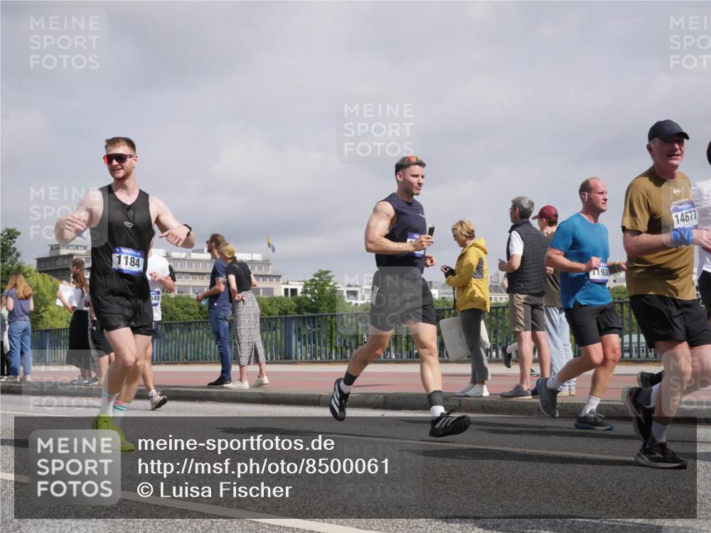 29.06.2025 - hella hamburg halbmarathon Luisa Fischer http://msf.ph/oto/8500061 29.06.2025 10:05:06 Kennedybrücke 1184, 540, 11938, 14677, 1184, 1329, 1364, 1453, 1729, 1940, 3169, 4286, 4328, 7031, 9156, 9353, 9741, 10177 meine-sportfotos.de