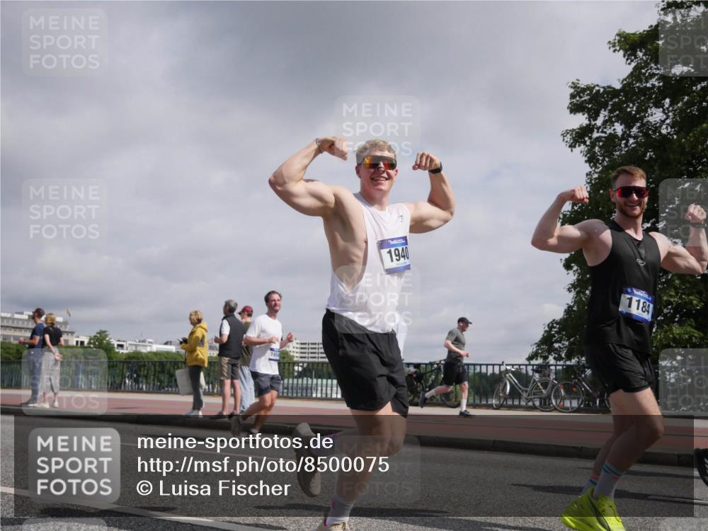 29.06.2025 - hella hamburg halbmarathon Luisa Fischer http://msf.ph/oto/8500075 29.06.2025 10:05:08 Kennedybrücke 1940, 1184, 1184, 1364, 1453, 1729, 1940, 3169, 4286, 4328, 7031, 9156, 9353, 9741, 10177 meine-sportfotos.de