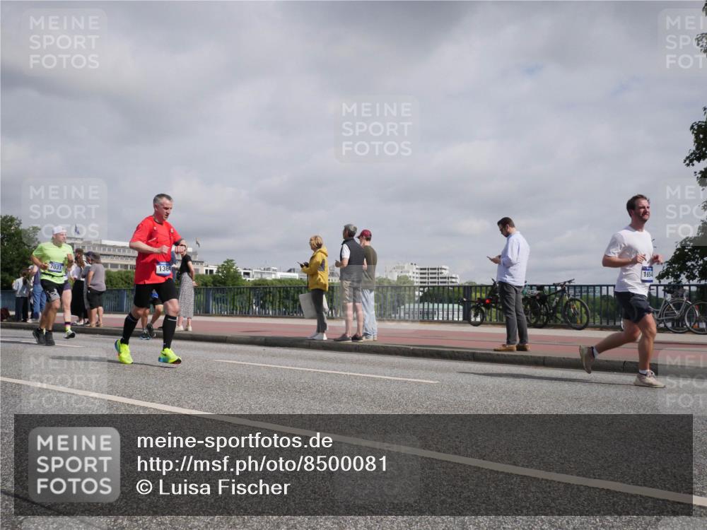 29.06.2025 - hella hamburg halbmarathon Luisa Fischer http://msf.ph/oto/8500081 29.06.2025 10:05:09 Kennedybrücke 7031, 1364, 1654, 1184, 1364, 1453, 1729, 1940, 3169, 4286, 4328, 6322, 7031, 9156, 9353, 9741, 10177 meine-sportfotos.de
