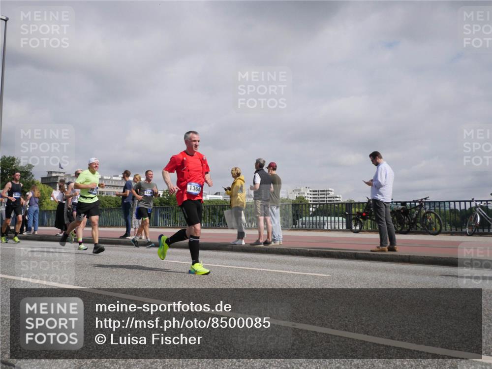 29.06.2025 - hella hamburg halbmarathon Luisa Fischer http://msf.ph/oto/8500085 29.06.2025 10:05:09 Kennedybrücke 1364, 1184, 1364, 1453, 1729, 1940, 3169, 4286, 4328, 6322, 7031, 9156, 9353, 9741, 10177 meine-sportfotos.de