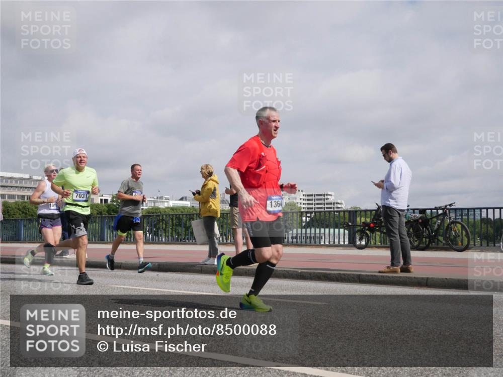 29.06.2025 - hella hamburg halbmarathon Luisa Fischer http://msf.ph/oto/8500088 29.06.2025 10:05:10 Kennedybrücke 1011, 7031, 1364, 1364, 1453, 1729, 3169, 4286, 4328, 6322, 7031, 9156, 9353, 10177 meine-sportfotos.de