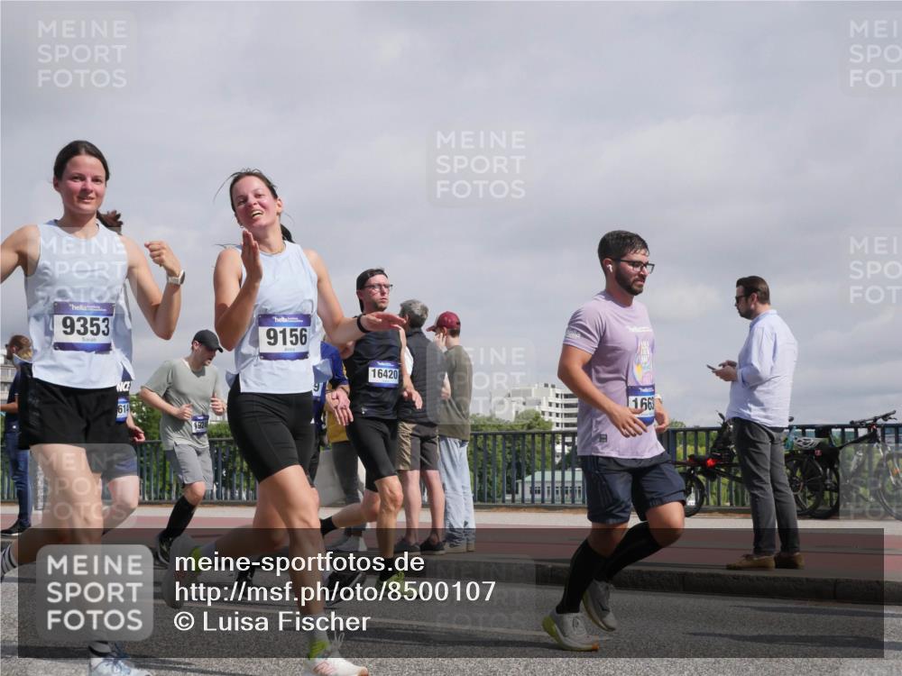 29.06.2025 - hella hamburg halbmarathon Luisa Fischer http://msf.ph/oto/8500107 29.06.2025 10:05:12 Kennedybrücke 9353, 614, 1924, 9156, 16420, 1663, 1453, 1729, 2323, 3169, 4286, 4328, 6322, 7031, 9156, 9353, 9928, 10177 meine-sportfotos.de