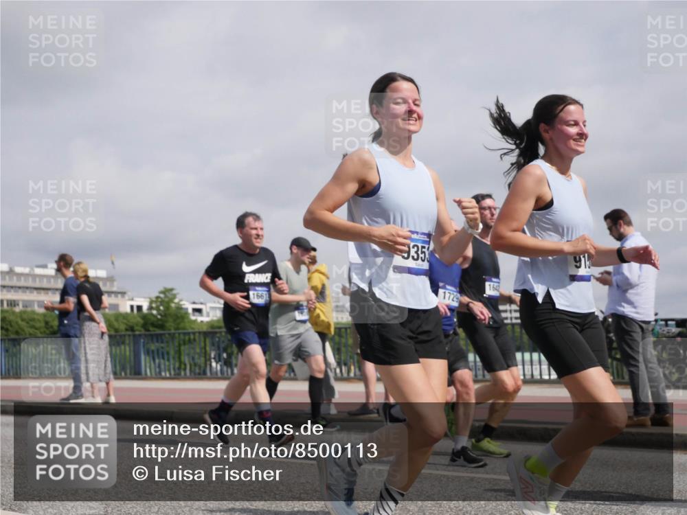 29.06.2025 - hella hamburg halbmarathon Luisa Fischer http://msf.ph/oto/8500113 29.06.2025 10:05:12 Kennedybrücke 1661, 35, 1729, 1642, 1453, 1729, 2323, 3169, 4286, 4328, 6322, 7031, 9156, 9353, 9928, 10177 meine-sportfotos.de
