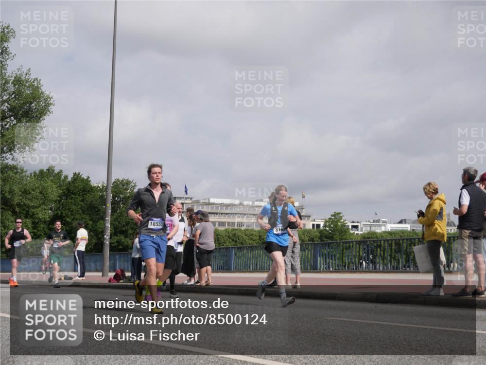 29.06.2025 - hella hamburg halbmarathon Luisa Fischer http://msf.ph/oto/8500124 29.06.2025 10:05:14 Kennedybrücke 18555, 3169, 1432, 1453, 1729, 2322, 2323, 3169, 4286, 4328, 5763, 6322, 7243, 9156, 9353, 9928, 10177 meine-sportfotos.de