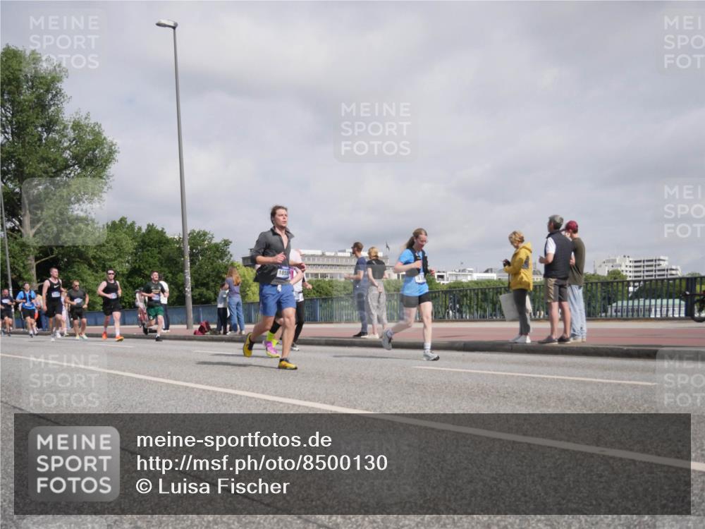 29.06.2025 - hella hamburg halbmarathon Luisa Fischer http://msf.ph/oto/8500130 29.06.2025 10:05:14 Kennedybrücke 1855, 1432, 1453, 1729, 2322, 2323, 3169, 4286, 4328, 5763, 6322, 7243, 9156, 9353, 9928, 10177 meine-sportfotos.de