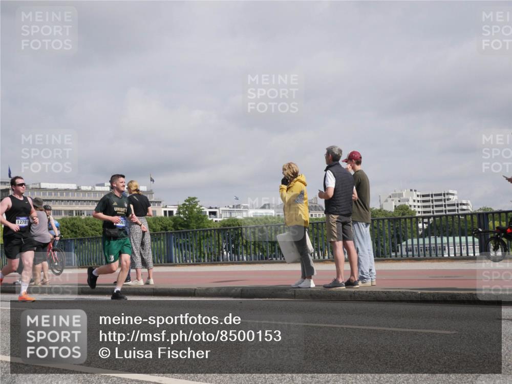 29.06.2025 - hella hamburg halbmarathon Luisa Fischer http://msf.ph/oto/8500153 29.06.2025 10:05:17 Kennedybrücke 12781, 067, 1432, 1453, 2322, 2323, 3169, 4286, 4663, 5763, 6322, 7243, 9020, 9021, 9928 meine-sportfotos.de