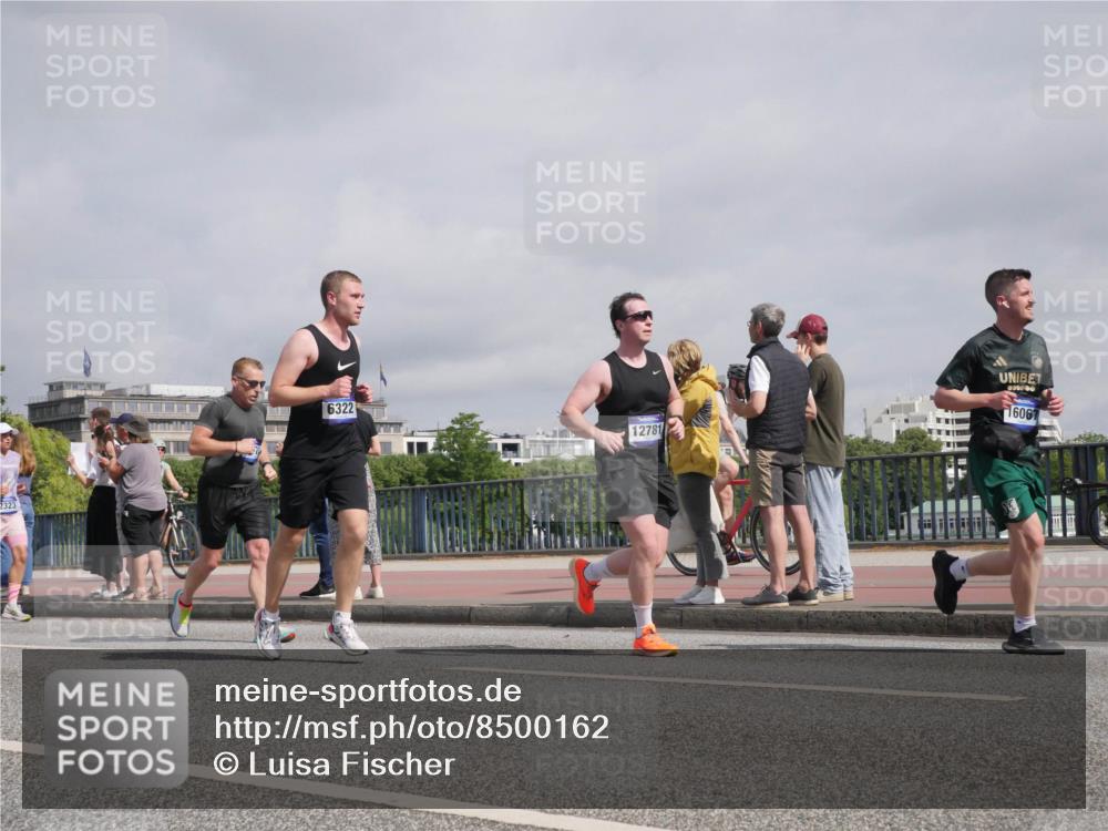 29.06.2025 - hella hamburg halbmarathon Luisa Fischer http://msf.ph/oto/8500162 29.06.2025 10:05:19 Kennedybrücke 2323, 6322, 12781, 16067, 1432, 1453, 2322, 2323, 4663, 4985, 5763, 6322, 7243, 9020, 9021, 9928 meine-sportfotos.de