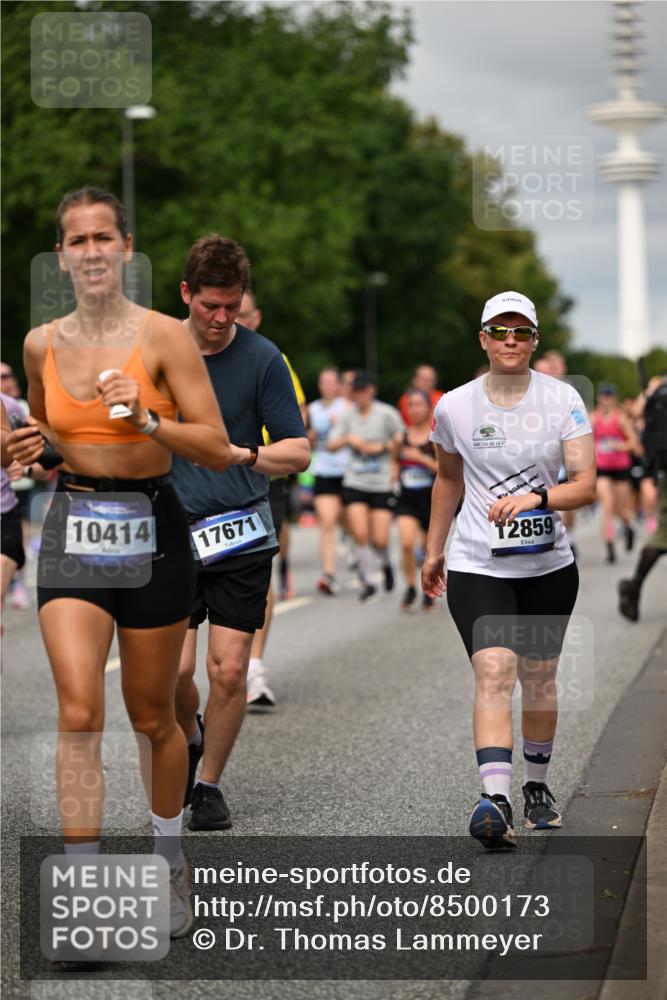 29.06.2025 - hella hamburg halbmarathon Dr. Thomas Lammeyer http://msf.ph/oto/8500173 29.06.2025 10:24:30 Kennedybrücke 1046, 1069, 1110, 1115, 1154, 1471, 1474, 1534, 2064, 2357, 3278, 3733, 4422, 4585, 4737, 4739, 5659, 5831, 5937, 7101, 7131, 7519, 7739, 7744, 7808, 8025, 8387, 8462, 8588, 8738, 9136, 9196, 9735, 9873, 10041, 10414, 10550, 10595, 10613, 10647, 10754, 11434 meine-sportfotos.de