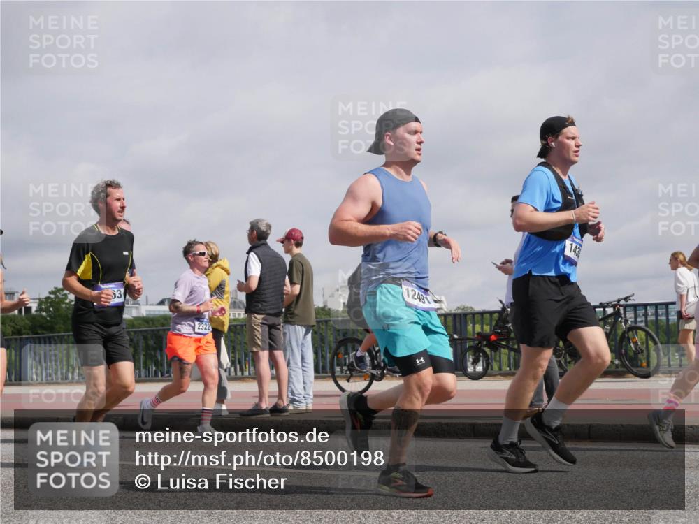 29.06.2025 - hella hamburg halbmarathon Luisa Fischer http://msf.ph/oto/8500198 29.06.2025 10:05:23 Kennedybrücke 1249, 1128, 1254, 1432, 1733, 2322, 2323, 4663, 4985, 5763, 6860, 7243, 9020, 9021, 9928, 10866 meine-sportfotos.de