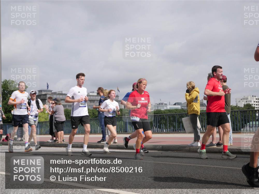 29.06.2025 - hella hamburg halbmarathon Luisa Fischer http://msf.ph/oto/8500216 29.06.2025 10:05:26 Kennedybrücke 1128, 1254, 1432, 1733, 2322, 3780, 4663, 4985, 5742, 5763, 6708, 6860, 7049, 7243, 8749, 9020, 9021, 10866 meine-sportfotos.de