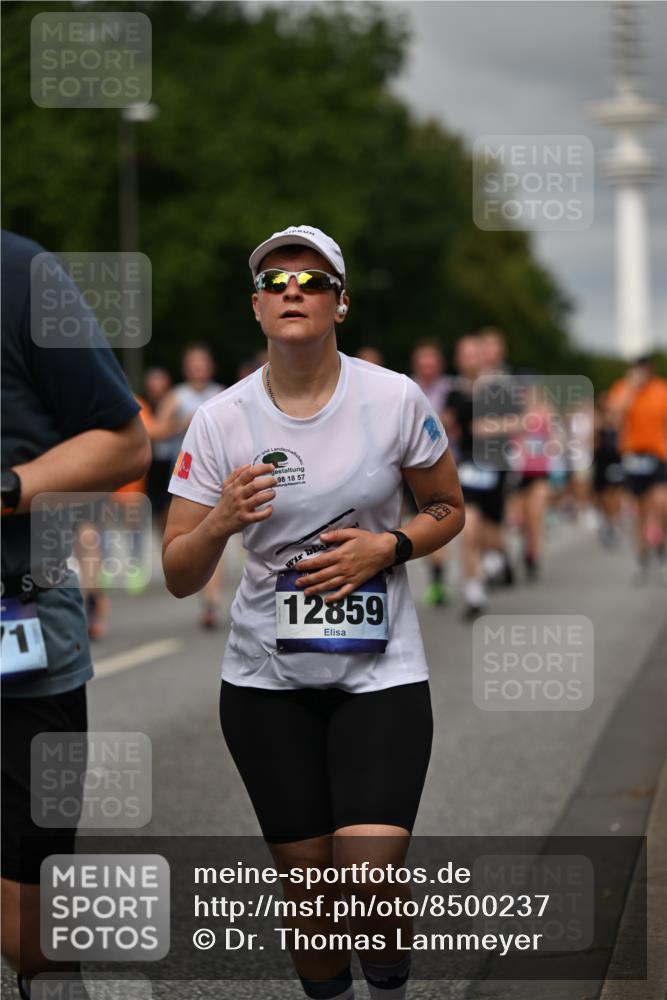 29.06.2025 - hella hamburg halbmarathon Dr. Thomas Lammeyer http://msf.ph/oto/8500237 29.06.2025 10:24:32 Kennedybrücke 1046, 1069, 1110, 1115, 1154, 1471, 1474, 1534, 2064, 2357, 3733, 4422, 4585, 4737, 4739, 5659, 5831, 5937, 7101, 7131, 7519, 7739, 7808, 8025, 8387, 8462, 8588, 8738, 9136, 9196, 9735, 9873, 10041, 10414, 10550, 10595, 10613, 10647, 10754, 11100, 11434 meine-sportfotos.de