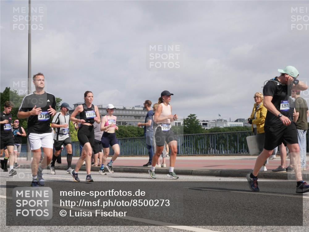 29.06.2025 - hella hamburg halbmarathon Luisa Fischer http://msf.ph/oto/8500273 29.06.2025 10:05:33 Kennedybrücke 6708, 3780, 9131, 18624, 11670, 7049, 12978, 1128, 1254, 1733, 3780, 3919, 5742, 6166, 6708, 6860, 7049, 8662, 8749, 10539, 10866 meine-sportfotos.de