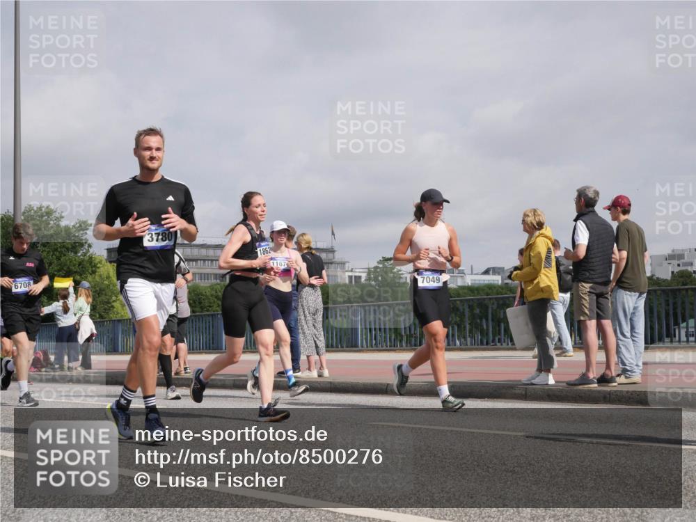 29.06.2025 - hella hamburg halbmarathon Luisa Fischer http://msf.ph/oto/8500276 29.06.2025 10:05:33 Kennedybrücke 6708, 3780, 1862, 1167, 7049, 1128, 1254, 1733, 3780, 3919, 5742, 6166, 6708, 6860, 7049, 8662, 8749, 10539, 10866 meine-sportfotos.de