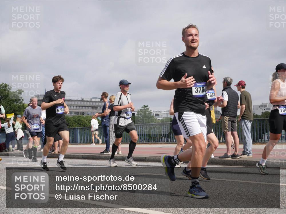 29.06.2025 - hella hamburg halbmarathon Luisa Fischer http://msf.ph/oto/8500284 29.06.2025 10:05:34 Kennedybrücke 17931, 6708, 9131, 3780, 1862, 704, 1254, 1733, 3780, 3919, 5742, 6166, 6708, 7049, 8662, 8749, 10539 meine-sportfotos.de