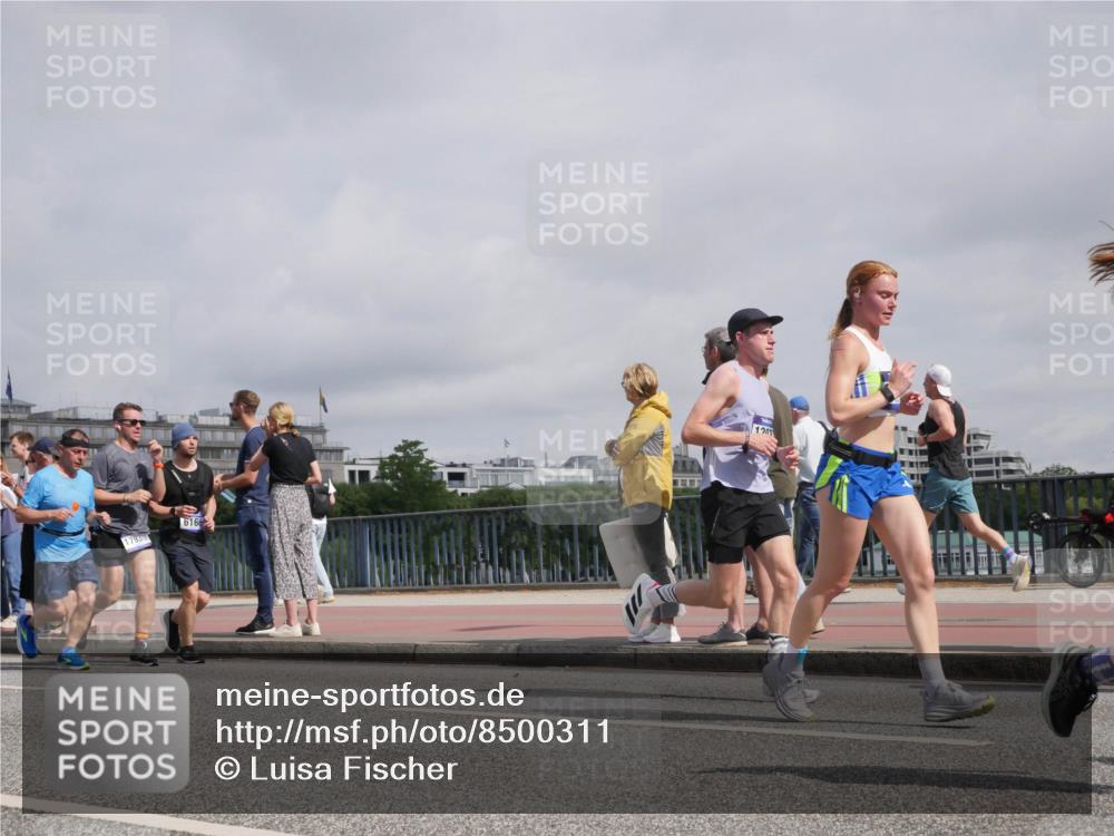 29.06.2025 - hella hamburg halbmarathon Luisa Fischer http://msf.ph/oto/8500311 29.06.2025 10:05:38 Kennedybrücke 2685, 3919, 5742, 6166, 6295, 7323, 8662, 8749, 10539 meine-sportfotos.de
