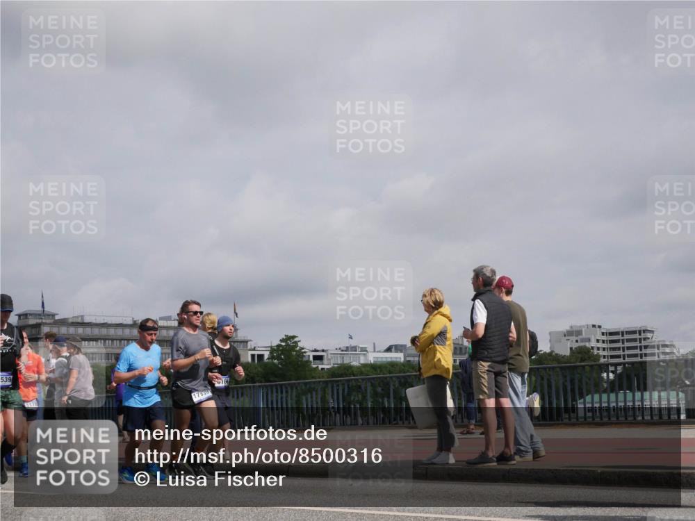 29.06.2025 - hella hamburg halbmarathon Luisa Fischer http://msf.ph/oto/8500316 29.06.2025 10:05:38 Kennedybrücke 539, 1178, 17939, 66, 2685, 3919, 5742, 6166, 6295, 7323, 8662, 8749, 10539 meine-sportfotos.de