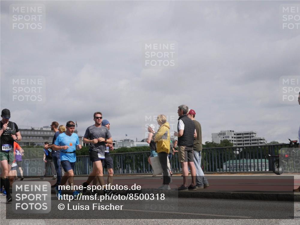 29.06.2025 - hella hamburg halbmarathon Luisa Fischer http://msf.ph/oto/8500318 29.06.2025 10:05:39 Kennedybrücke 10539, 178, 3, 17939, 616, 2685, 3919, 6166, 6295, 7323, 8364, 8662, 8749, 10295, 10539 meine-sportfotos.de