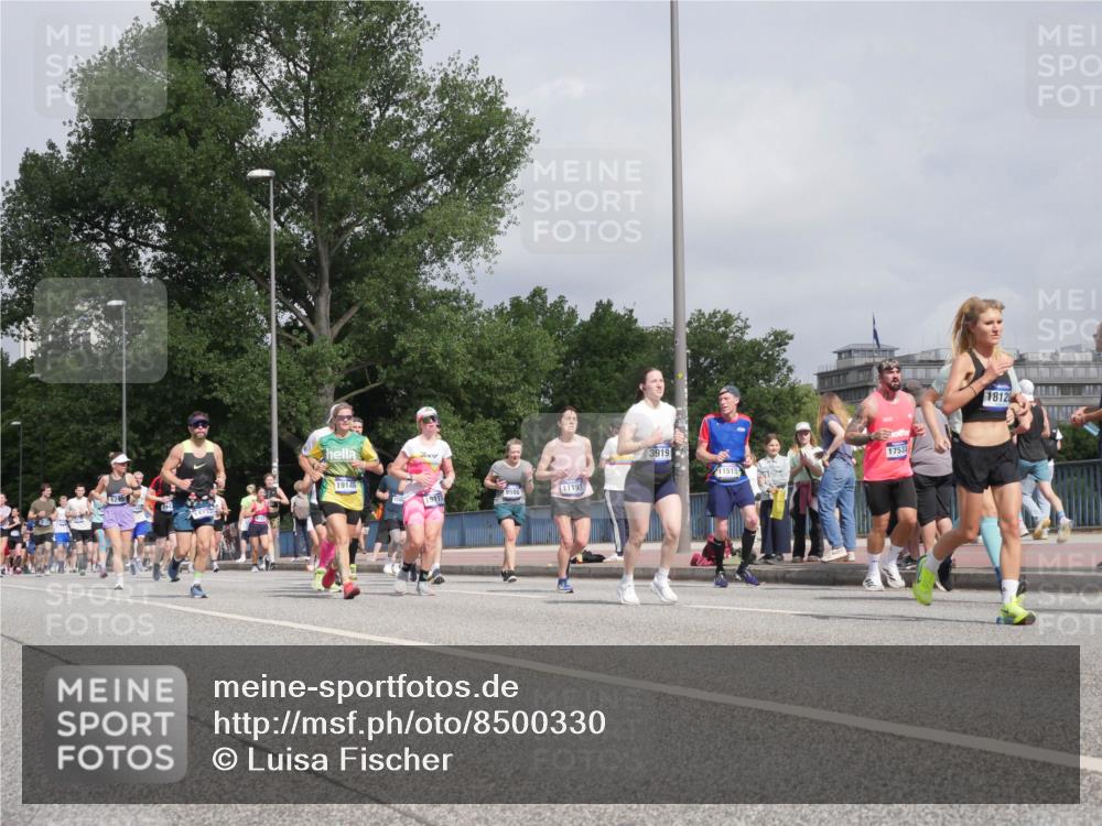 29.06.2025 - hella hamburg halbmarathon Luisa Fischer http://msf.ph/oto/8500330 29.06.2025 10:05:41 Kennedybrücke 6295, 19146, 19111, 11191, 3919, 17533, 11515, 1812, 2142, 2685, 3919, 6166, 6295, 6997, 7323, 8364, 8662, 10295, 10539 meine-sportfotos.de