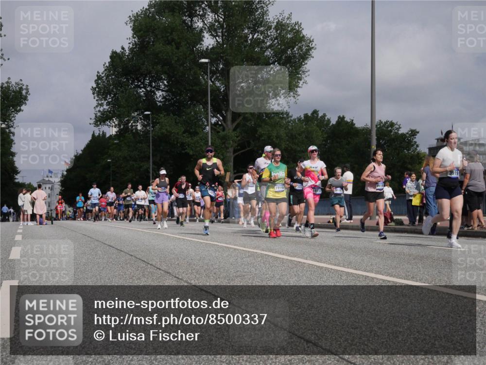 29.06.2025 - hella hamburg halbmarathon Luisa Fischer http://msf.ph/oto/8500337 29.06.2025 10:05:41 Kennedybrücke 4, 142, 11191, 19146, 323, 19117, 3919, 2142, 2685, 3919, 6166, 6295, 6997, 7323, 8364, 8662, 10295, 10539 meine-sportfotos.de