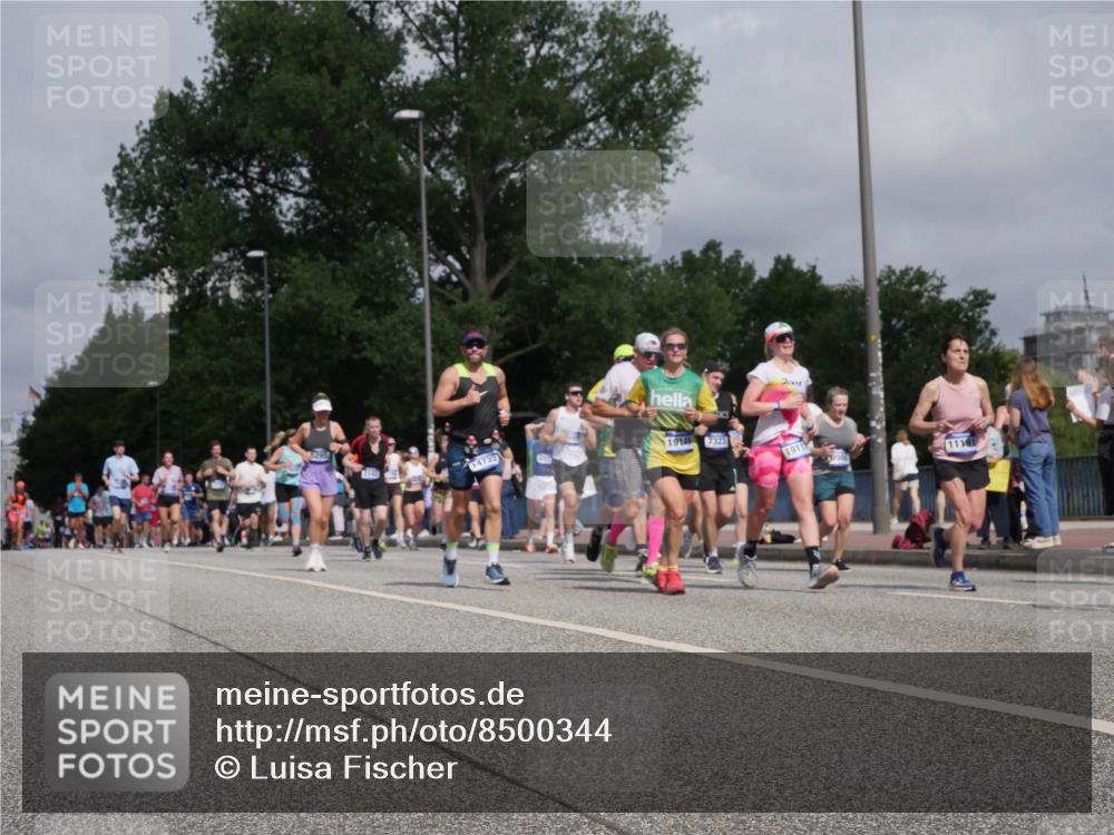 29.06.2025 - hella hamburg halbmarathon Luisa Fischer http://msf.ph/oto/8500344 29.06.2025 10:05:42 Kennedybrücke 14732, 19146, 7323, 1911, 998, 11191, 2142, 2685, 3919, 6166, 6295, 6752, 6997, 7323, 8364, 8662, 10295, 10539 meine-sportfotos.de