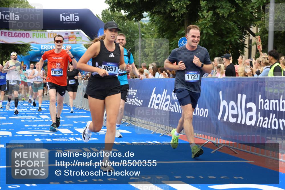29.06.2025 - hella hamburg halbmarathon Strokosch-Dieckow http://msf.ph/oto/8500355 29.06.2025 10:53:23 Ziel 1061, 1499, 1683, 1727, 2070, 2074, 2354, 4065, 5866, 6198, 6629, 6942, 7312, 8651, 11068, 11844, 12490, 12909, 13912, 13997, 15681, 15838, 17710, 18134, 18901 meine-sportfotos.de