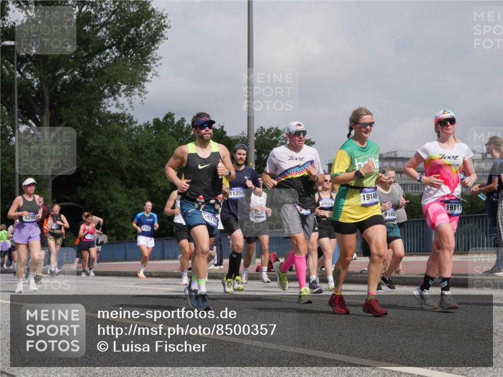 29.06.2025 - hella hamburg halbmarathon Luisa Fischer http://msf.ph/oto/8500357 29.06.2025 10:05:44 Kennedybrücke 6295, 15217, 14732, 11250, 2685, 13491, 19146, 9986, 19117, 2142, 2685, 2819, 3225, 3919, 6166, 6295, 6752, 6997, 7323, 8003, 8364, 8662, 9006, 10295 meine-sportfotos.de