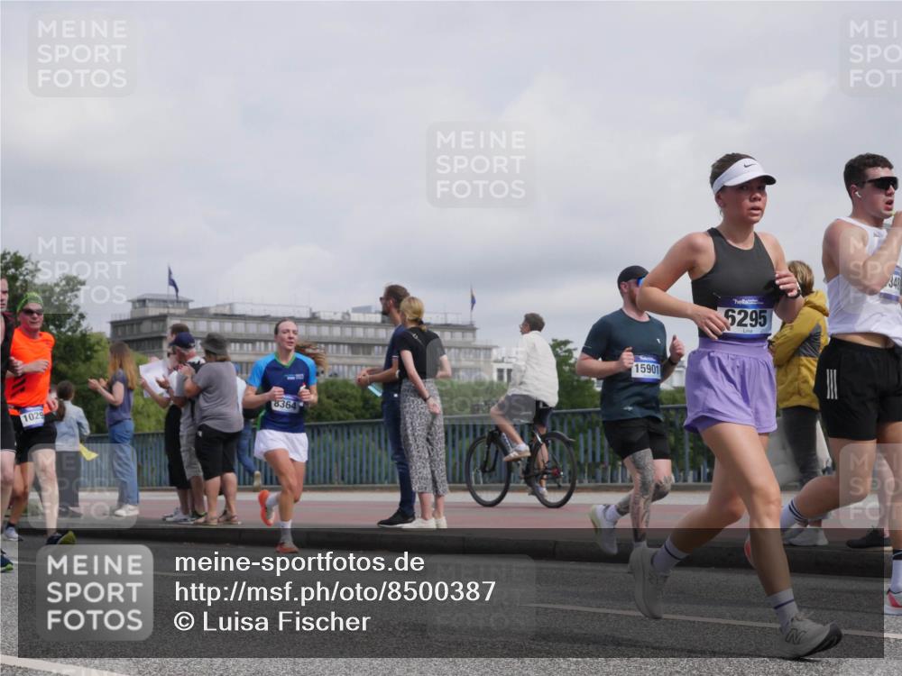 29.06.2025 - hella hamburg halbmarathon Luisa Fischer http://msf.ph/oto/8500387 29.06.2025 10:05:48 Kennedybrücke 1029, 8364, 15901, 6295, 1414, 2142, 2685, 2819, 3225, 6295, 6752, 6997, 7323, 8003, 8364, 9006, 10295 meine-sportfotos.de