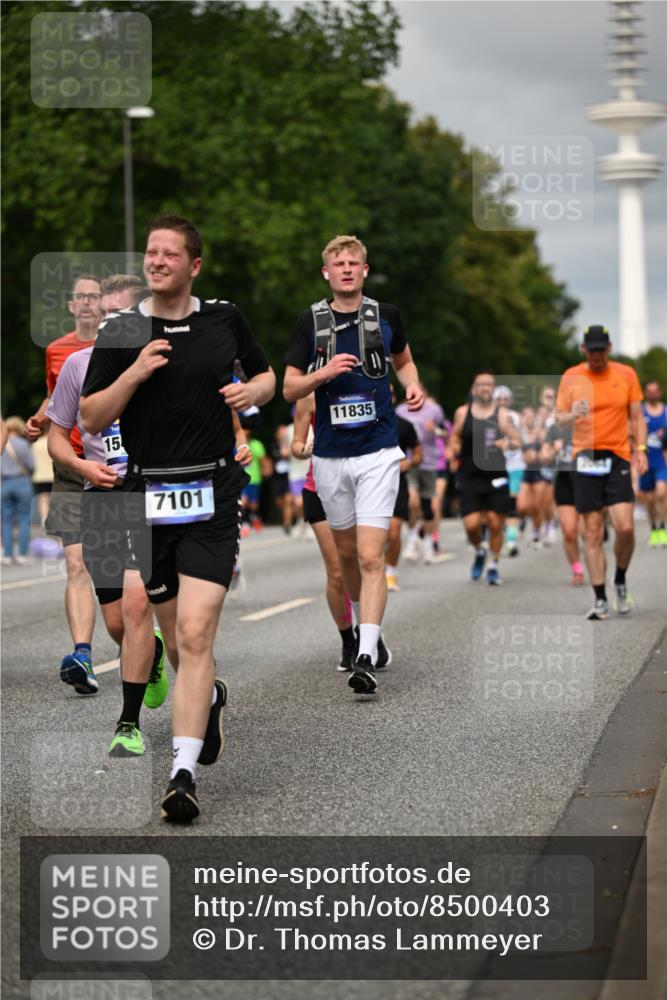 29.06.2025 - hella hamburg halbmarathon Dr. Thomas Lammeyer http://msf.ph/oto/8500403 29.06.2025 10:24:36 Kennedybrücke 1046, 1069, 1115, 1154, 1471, 1474, 1534, 2053, 2064, 2834, 3733, 3842, 4422, 4585, 4739, 4869, 5659, 5831, 5937, 7101, 7131, 7519, 7739, 7808, 8025, 8387, 8462, 8588, 8738, 9136, 9196, 9735, 9873, 10039, 10041, 10414, 10550, 10595, 10613, 10647, 10754, 11100, 11434 meine-sportfotos.de