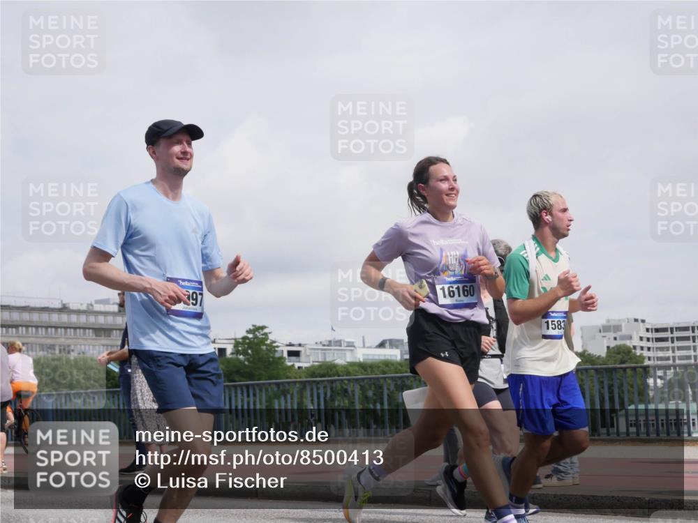 29.06.2025 - hella hamburg halbmarathon Luisa Fischer http://msf.ph/oto/8500413 29.06.2025 10:05:52 Kennedybrücke 97, 16160, 1583, 1414, 2142, 2780, 2819, 3225, 6208, 6752, 6815, 6997, 7869, 8003, 8364, 8481, 8483, 9006, 10295 meine-sportfotos.de