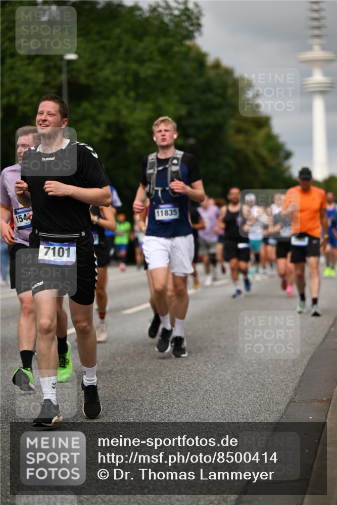 29.06.2025 - hella hamburg halbmarathon Dr. Thomas Lammeyer http://msf.ph/oto/8500414 29.06.2025 10:24:36 Kennedybrücke 1046, 1069, 1115, 1154, 1471, 1474, 1534, 2053, 2064, 2834, 3733, 3842, 4422, 4585, 4739, 4869, 5659, 5831, 5937, 7101, 7131, 7519, 7739, 7808, 8025, 8387, 8462, 8588, 8738, 9136, 9196, 9735, 9873, 10039, 10041, 10414, 10550, 10595, 10613, 10647, 10754, 11100, 11434 meine-sportfotos.de