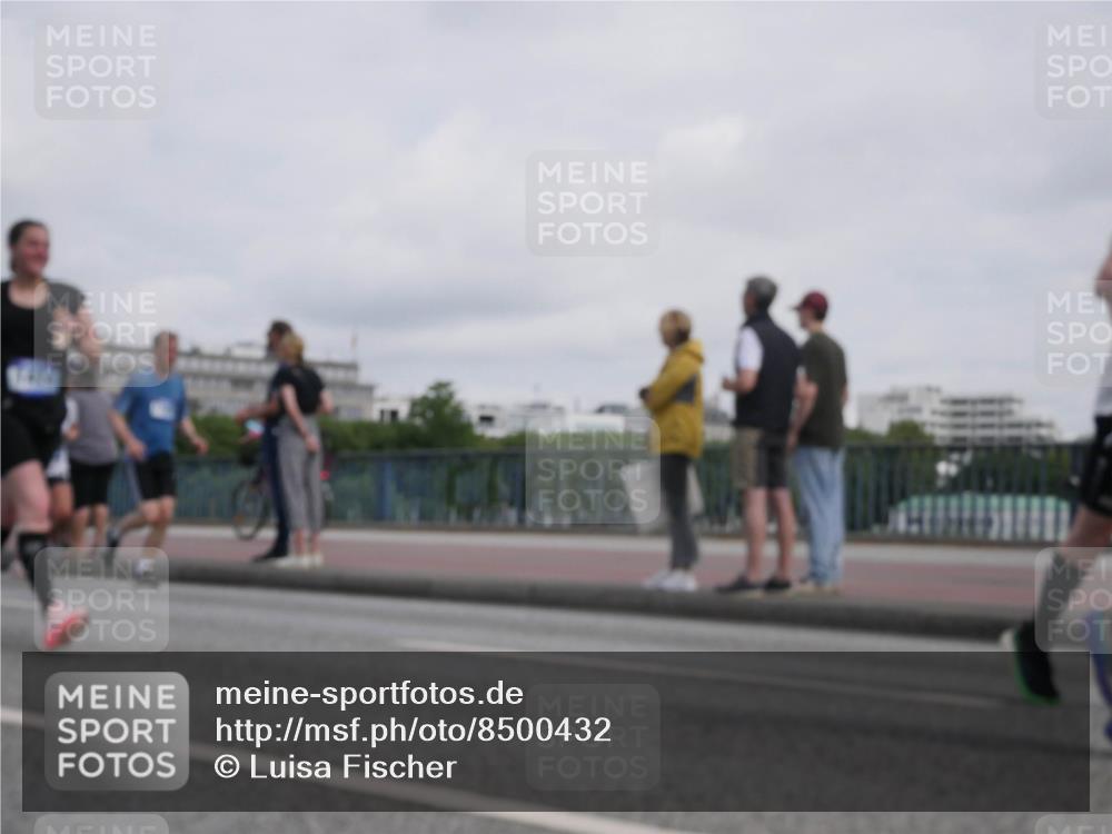 29.06.2025 - hella hamburg halbmarathon Luisa Fischer http://msf.ph/oto/8500432 29.06.2025 10:05:55 Kennedybrücke 1414, 2712, 2780, 2819, 3225, 6208, 6752, 6815, 7869, 8003, 8481, 8483, 8624, 9006 meine-sportfotos.de