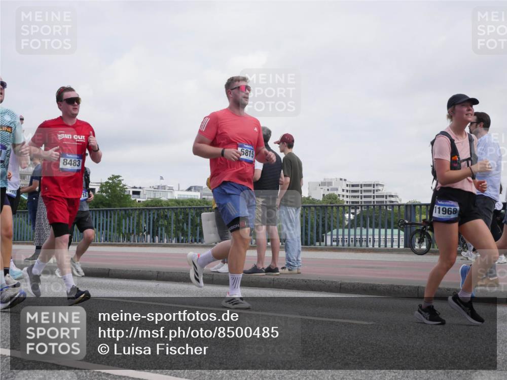 29.06.2025 - hella hamburg halbmarathon Luisa Fischer http://msf.ph/oto/8500485 29.06.2025 10:06:01 Kennedybrücke 8483, 3993, 12, 5815, 11968, 2712, 2780, 5734, 6208, 6815, 7869, 7888, 8481, 8483, 8624, 10128 meine-sportfotos.de