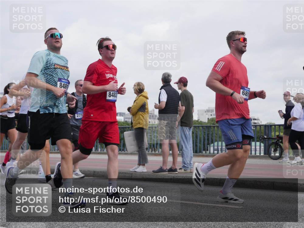 29.06.2025 - hella hamburg halbmarathon Luisa Fischer http://msf.ph/oto/8500490 29.06.2025 10:06:01 Kennedybrücke 8481, 8483, 681, 271, 2712, 2780, 5734, 6208, 6815, 7869, 7888, 8481, 8483, 8624, 10128 meine-sportfotos.de