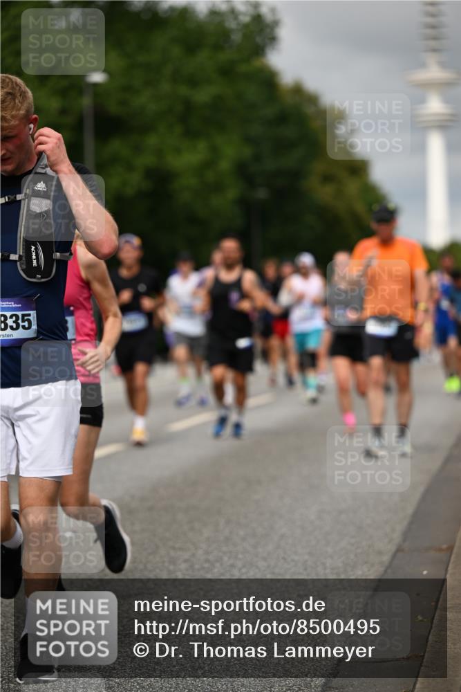 29.06.2025 - hella hamburg halbmarathon Dr. Thomas Lammeyer http://msf.ph/oto/8500495 29.06.2025 10:24:38 Kennedybrücke 1011, 1046, 1069, 1154, 1471, 1474, 1534, 2053, 2064, 2834, 3733, 3842, 4166, 4288, 4422, 4585, 4754, 4869, 5659, 5831, 5937, 6951, 7101, 7131, 7519, 7739, 7808, 8025, 8387, 8462, 8588, 8738, 9136, 9196, 9735, 9873, 10039, 10041, 10414, 10595, 10613, 10647, 10754, 11100, 11434 meine-sportfotos.de