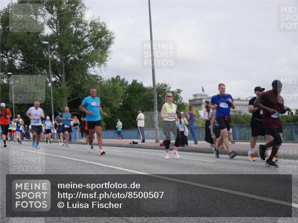 29.06.2025 - hella hamburg halbmarathon Luisa Fischer http://msf.ph/oto/8500507 29.06.2025 10:06:04 Kennedybrücke 1917, 10128, 15963, 1318, 2712, 2780, 4204, 4665, 5734, 6208, 6815, 7869, 7888, 8481, 8483, 8624, 10128 meine-sportfotos.de