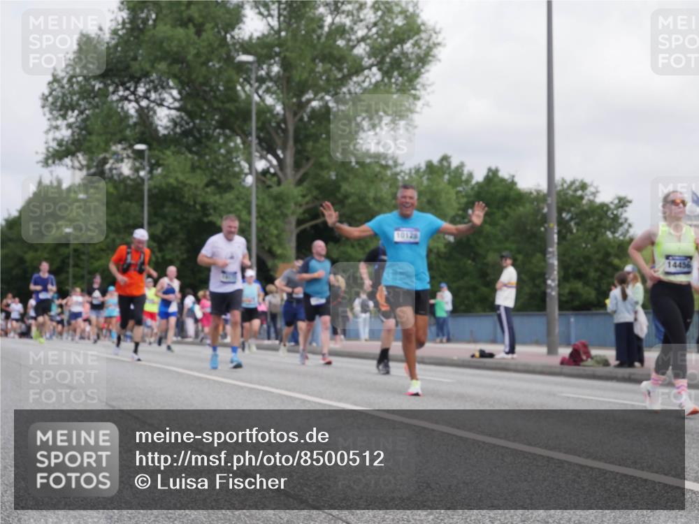 29.06.2025 - hella hamburg halbmarathon Luisa Fischer http://msf.ph/oto/8500512 29.06.2025 10:06:04 Kennedybrücke 1012, 14456, 2712, 2780, 4204, 4665, 5734, 6208, 6815, 7869, 7888, 8481, 8483, 8624, 10128 meine-sportfotos.de