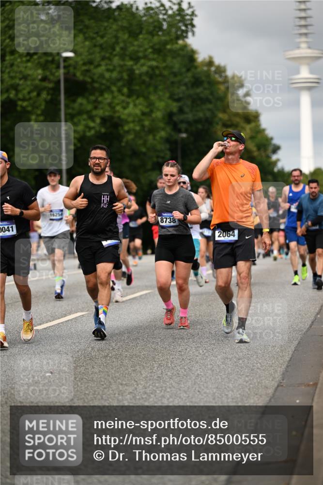 29.06.2025 - hella hamburg halbmarathon Dr. Thomas Lammeyer http://msf.ph/oto/8500555 29.06.2025 10:24:40 Kennedybrücke 1011, 1046, 1069, 1154, 1471, 1474, 1534, 2053, 2064, 2834, 3733, 3842, 4154, 4166, 4288, 4422, 4754, 4869, 5181, 5659, 5831, 5937, 6951, 7101, 7131, 7519, 7739, 7808, 8025, 8462, 8588, 8738, 9011, 9136, 9873, 10039, 10041, 10414, 10595, 10613, 10647, 10754, 11100 meine-sportfotos.de