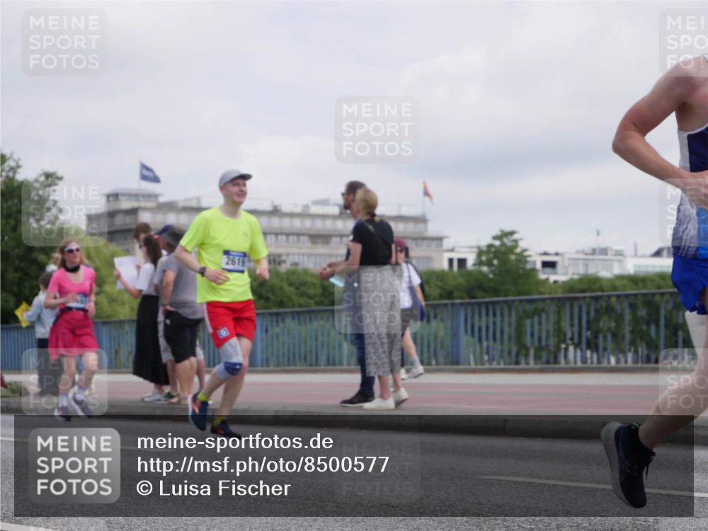 29.06.2025 - hella hamburg halbmarathon Luisa Fischer http://msf.ph/oto/8500577 29.06.2025 10:06:14 Kennedybrücke 2619, 1135, 1138, 1702, 2619, 2810, 3630, 4066, 4204, 4613, 4665, 9439 meine-sportfotos.de