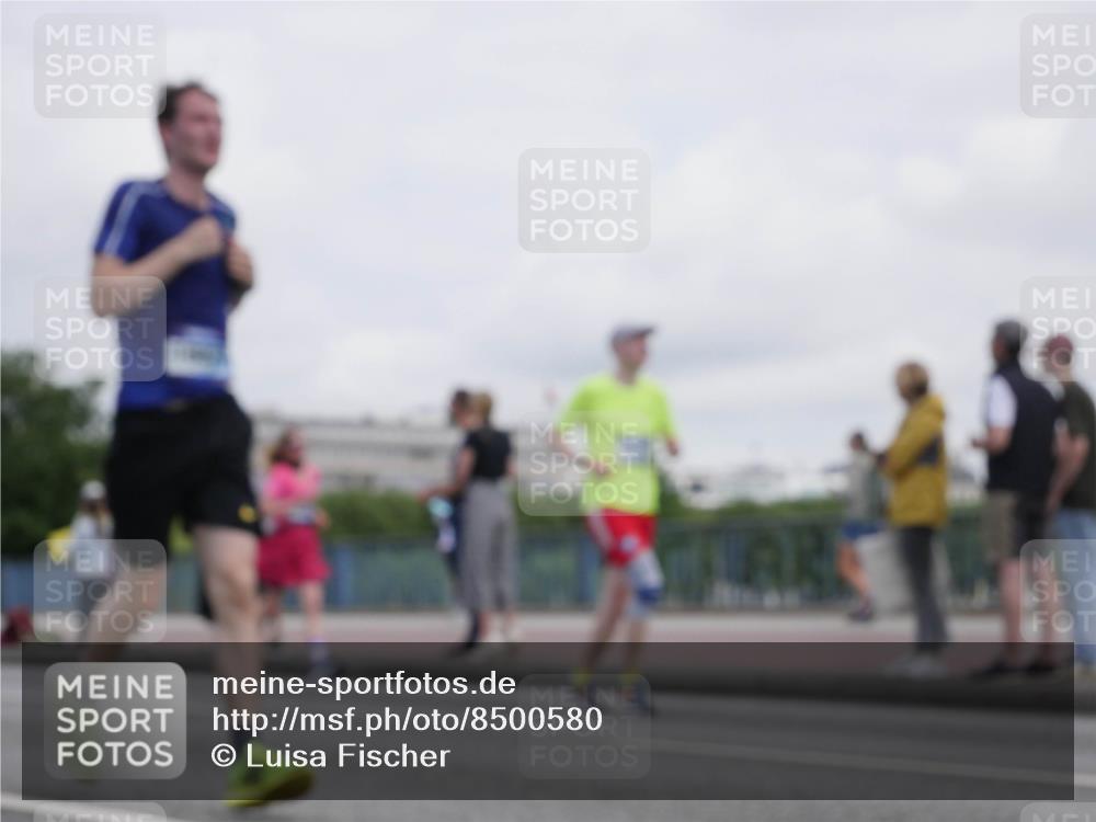 29.06.2025 - hella hamburg halbmarathon Luisa Fischer http://msf.ph/oto/8500580 29.06.2025 10:06:15 Kennedybrücke 1135, 1138, 1482, 1702, 2619, 2810, 3630, 4066, 4204, 4613, 4665, 9439 meine-sportfotos.de