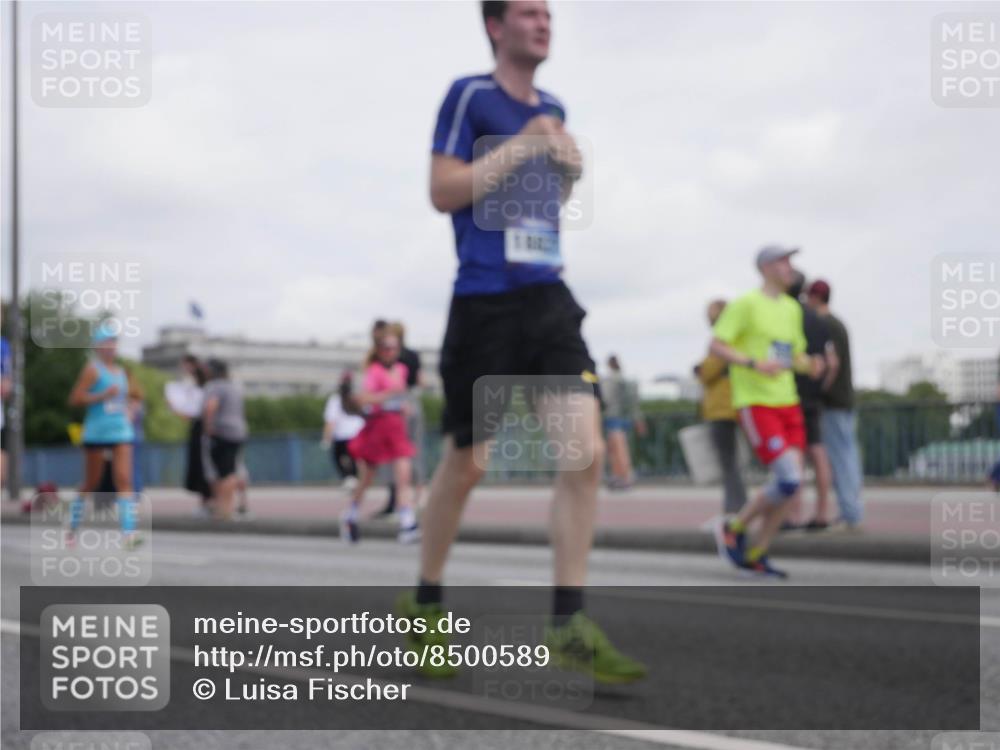 29.06.2025 - hella hamburg halbmarathon Luisa Fischer http://msf.ph/oto/8500589 29.06.2025 10:06:15 Kennedybrücke 1135, 1138, 1482, 1702, 2619, 2810, 3630, 4066, 4204, 4613, 4665, 9439 meine-sportfotos.de