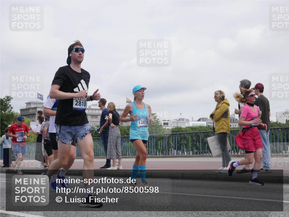 29.06.2025 - hella hamburg halbmarathon Luisa Fischer http://msf.ph/oto/8500598 29.06.2025 10:06:17 Kennedybrücke 4613, 2810, 13874, 1135, 1138, 1482, 1702, 2619, 2782, 2810, 3572, 3630, 4066, 4613, 7210, 7211, 7290, 9439 meine-sportfotos.de