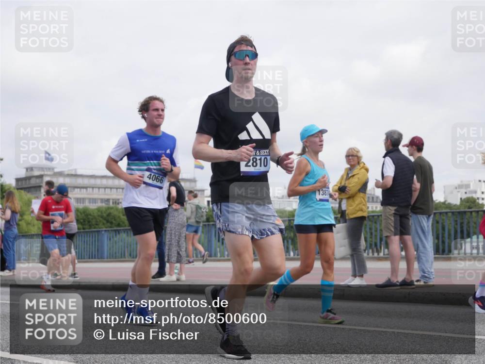 29.06.2025 - hella hamburg halbmarathon Luisa Fischer http://msf.ph/oto/8500600 29.06.2025 10:06:17 Kennedybrücke 2810, 4066, 1387, 1135, 1138, 1482, 1702, 2619, 2782, 2810, 3572, 3630, 4066, 4613, 7210, 7211, 7290, 9439 meine-sportfotos.de