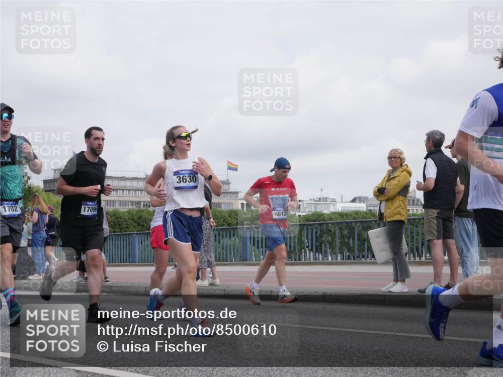29.06.2025 - hella hamburg halbmarathon Luisa Fischer http://msf.ph/oto/8500610 29.06.2025 10:06:19 Kennedybrücke 1702, 17096, 3630, 4613, 1135, 1138, 1482, 1702, 2782, 2810, 3572, 3630, 4066, 4613, 7210, 7211, 7290, 9439, 9554, 10824 meine-sportfotos.de