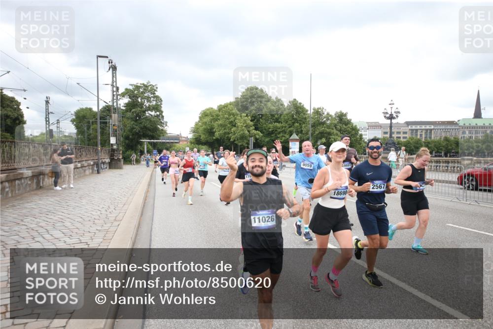 29.06.2025 - hella hamburg halbmarathon Jannik Wohlers http://msf.ph/oto/8500620 29.06.2025 10:57:23 Lombardsbrücke 1123, 1242, 1248, 1265, 2015, 2451, 2567, 2900, 3191, 3644, 3954, 4059, 4521, 4830, 5632, 5736, 6916, 7172, 7193, 7556, 7720, 8159, 8474, 8708, 8773, 9059, 9233, 9318, 9394, 9496, 9607, 9613, 9840, 10070, 10352, 10380, 10461, 10513, 10551, 10578, 10629, 10630, 10912, 11013, 11026, 11193, 11266, 11267, 11377, 11947, 12172, 13131, 13176, 13340, 13882, 14256, 14290, 15800, 15956, 16082 meine-sportfotos.de