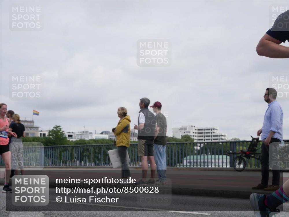 29.06.2025 - hella hamburg halbmarathon Luisa Fischer http://msf.ph/oto/8500628 29.06.2025 10:06:21 Kennedybrücke 9439, 1135, 1138, 1482, 1702, 2782, 3572, 3630, 4066, 4613, 7210, 7211, 7290, 9439, 9554, 10824 meine-sportfotos.de