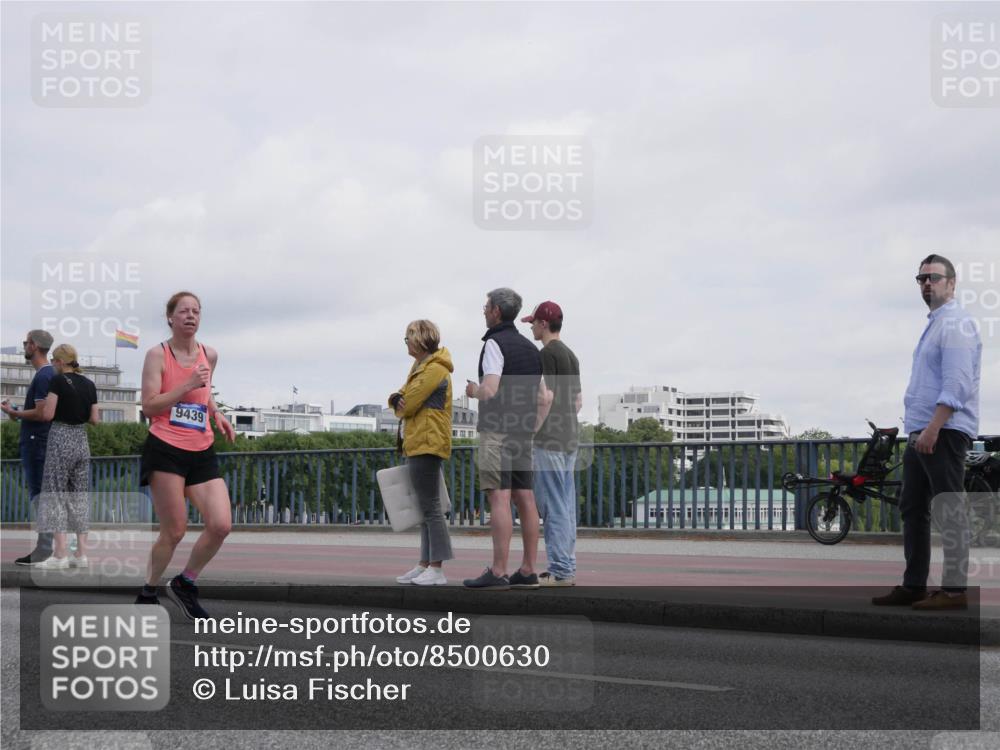29.06.2025 - hella hamburg halbmarathon Luisa Fischer http://msf.ph/oto/8500630 29.06.2025 10:06:22 Kennedybrücke 9439, 1114, 1135, 1138, 1482, 1702, 2782, 3572, 4613, 7210, 7211, 7290, 9439, 9554, 10824 meine-sportfotos.de