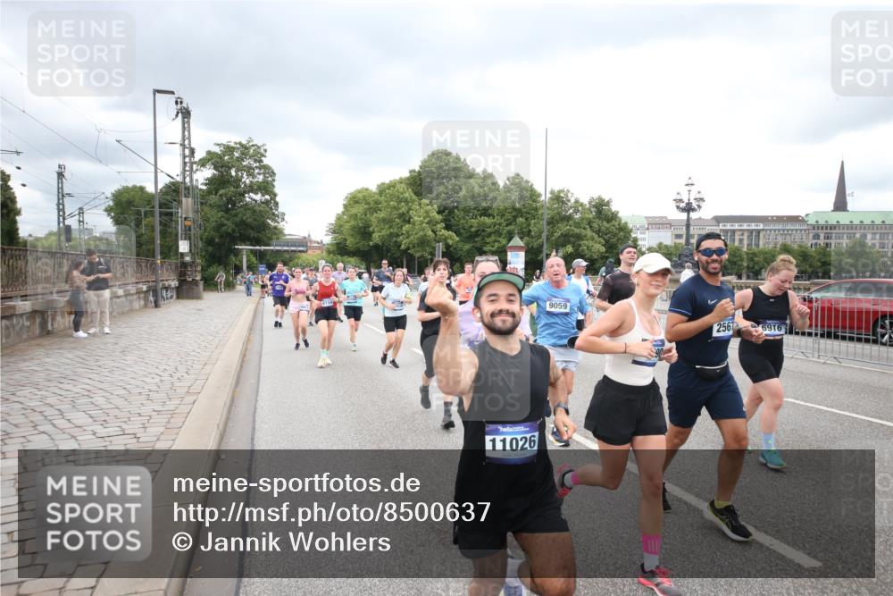 29.06.2025 - hella hamburg halbmarathon Jannik Wohlers http://msf.ph/oto/8500637 29.06.2025 10:57:23 Lombardsbrücke 1123, 1242, 1248, 1265, 2015, 2451, 2567, 2900, 3191, 3644, 3954, 4059, 4521, 4830, 5632, 5736, 6916, 7172, 7193, 7556, 7720, 8159, 8474, 8708, 8773, 9059, 9233, 9318, 9394, 9496, 9607, 9613, 9840, 10070, 10352, 10380, 10461, 10513, 10551, 10578, 10629, 10630, 10912, 11013, 11026, 11193, 11266, 11267, 11377, 11947, 12172, 13131, 13176, 13340, 13882, 14256, 14290, 15800, 15956, 16082 meine-sportfotos.de