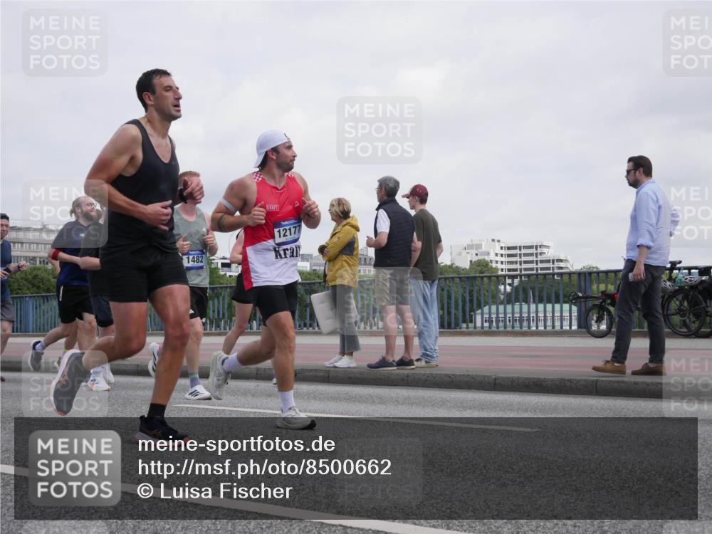 29.06.2025 - hella hamburg halbmarathon Luisa Fischer http://msf.ph/oto/8500662 29.06.2025 10:06:25 Kennedybrücke 1482, 12177, 1114, 1135, 1138, 1482, 2782, 3001, 3572, 6217, 7210, 7211, 7290, 8614, 9439, 9554, 10824 meine-sportfotos.de
