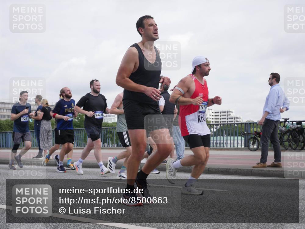 29.06.2025 - hella hamburg halbmarathon Luisa Fischer http://msf.ph/oto/8500663 29.06.2025 10:06:25 Kennedybrücke 7211, 782, 14225, 1217, 1114, 1135, 1138, 1482, 2782, 3001, 3572, 6217, 7210, 7211, 7290, 8614, 9439, 9554, 10824 meine-sportfotos.de